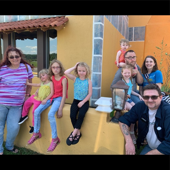 Meet your Posher, Tracey - Picture 2 of 2